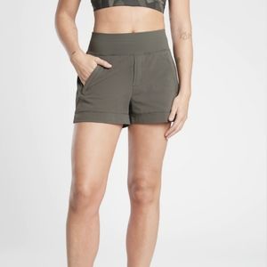 Athleta Trekkie North Short